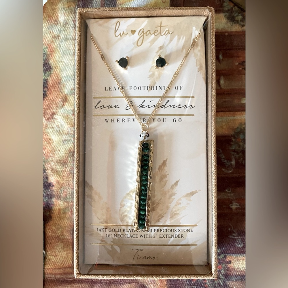 NWOT Gold necklace & earring set with green stones